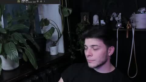 Gus online show from December 2025 09:42:01 PM