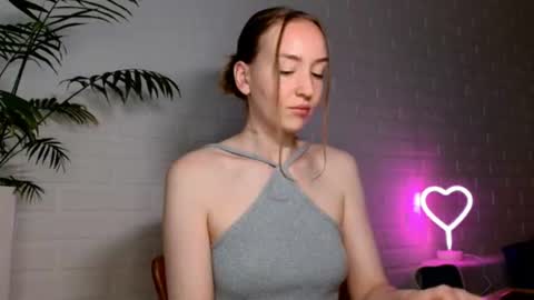 Snapshot of whiteprincessluna chatting on June 2026 01:37:01 PM You wont find me here on Saturdays and Sundays online show from June 2026 01:37:01 PM