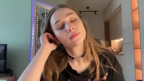 Alisa online show from January 2025 10:08:01 AM