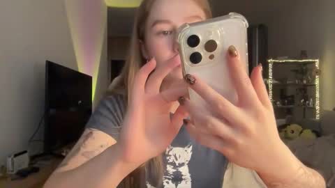 Alisa online show from November 2025 07:27:01 AM