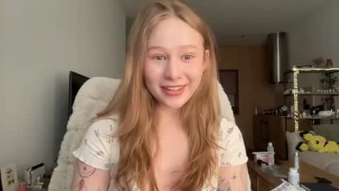 Snapshot of whoisalisa chatting on July 2026 07:25:02 AM Alisa online show from July 2026 07:25:02 AM