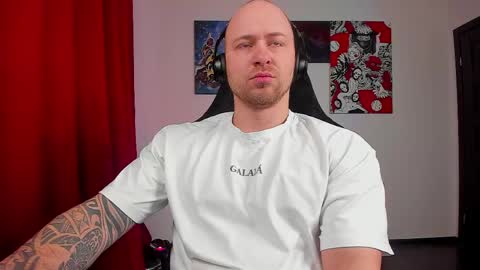Snapshot of why_you_so_serious chatting on April 2026 03:20:01 PM VI online show from April 2026 03:20:01 PM