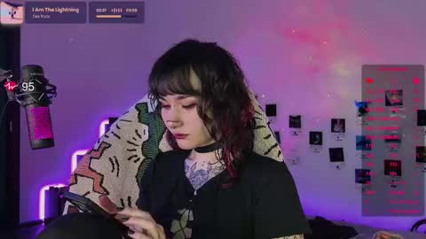 Snapshot of whysosweet chatting on October 2025 12:19:01 AM iggy iggz online show from October 2025 12:19:01 AM