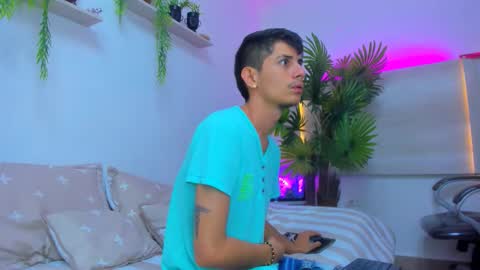 Snapshot of wickedboy_twink chatting on October 2025 01:06:02 PM JAISON online show from October 2025 01:06:02 PM