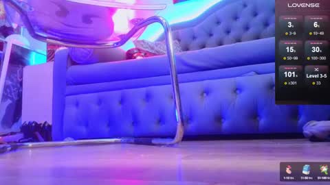 Laura  online show from December 2024 07:53:01 AM