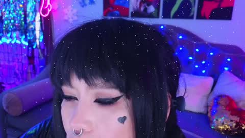 Laura  online show from January 2025 11:29:01 PM