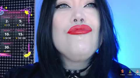 Snapshot of wickedxqueen chatting on February 2026 10:08:01 PM Laura online show from February 2026 10:08:01 PM