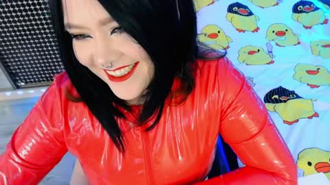 Snapshot of wickedxqueen chatting on April 2026 07:30:02 PM Laura online show from April 2026 07:30:02 PM