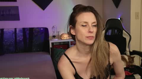 Snapshot of widthofapeach chatting on January 2026 04:50:02 AM Gretchen Jimmy online show from January 2026 04:50:02 AM