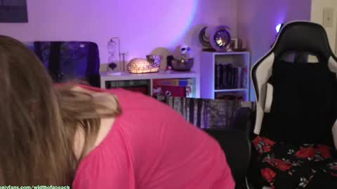 Snapshot of widthofapeach chatting on February 2026 06:20:02 AM Gretchen Jimmy online show from February 2026 06:20:02 AM