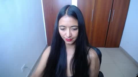 Ilauren online show from January 2025 02:41:01 PM