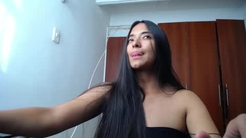 Ilauren online show from October 2025 07:27:01 PM