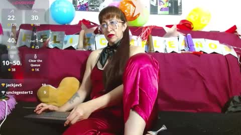 VICTORIA online show from November 2025 01:04:02 AM