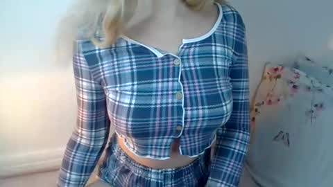 Ella online show from February 2025 12:14:02 PM