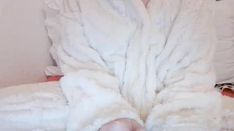 Ella online show from January 2026 09:13:01 PM