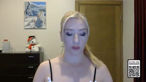 Alina online show from November 2025 02:28:01 PM