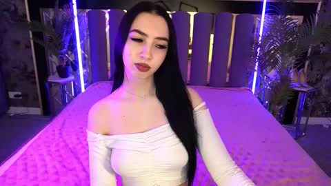 Alena online show from November 2025 06:46:01 AM