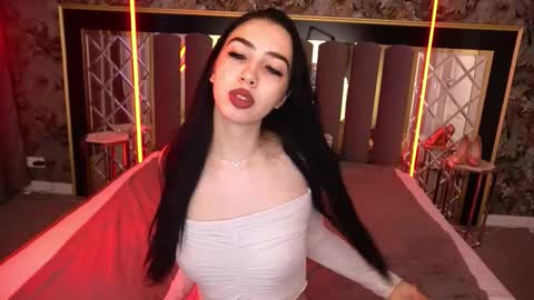 Alena online show from November 2025 07:00:02 AM