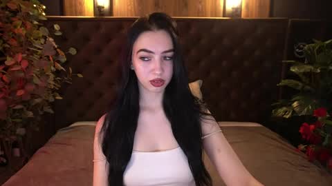 Alena online show from April 2026 05:52:01 AM