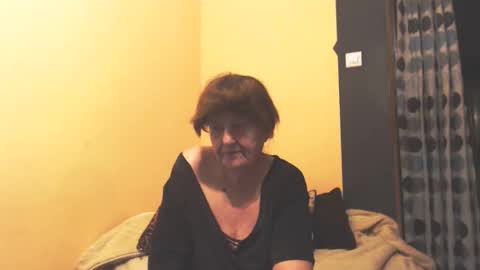 Snapshot of wildredcat chatting on April 2026 09:50:01 PM WildRedCat online show from April 2026 09:50:01 PM