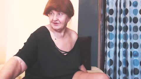 Snapshot of wildredcat chatting on April 2026 04:04:02 PM WildRedCat online show from April 2026 04:04:02 PM