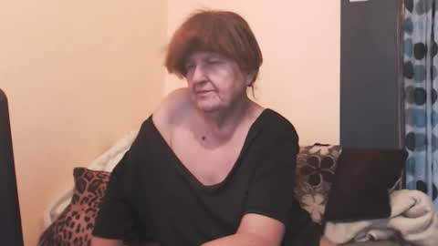 Snapshot of wildredcat chatting on May 2026 04:15:02 PM WildRedCat online show from May 2026 04:15:02 PM