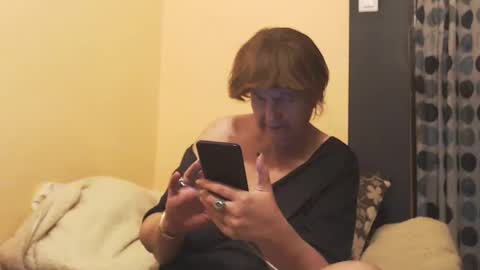 Snapshot of wildredcat chatting on May 2026 09:32:02 PM WildRedCat online show from May 2026 09:32:02 PM