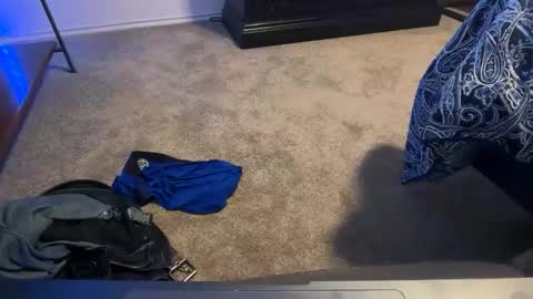 wildtravis online show from November 2025 03:05:01 AM