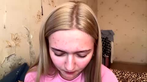 Snapshot of willettealfiero chatting on April 2026 02:18:02 PM Sophia online show from April 2026 02:18:02 PM