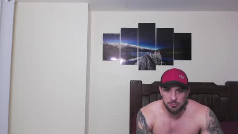Snapshot of willhottwil1 chatting on March 2025 01:14:02 AM BISEXUAL guys playing a little FOLLOW online show from March 2025 01:14:02 AM
