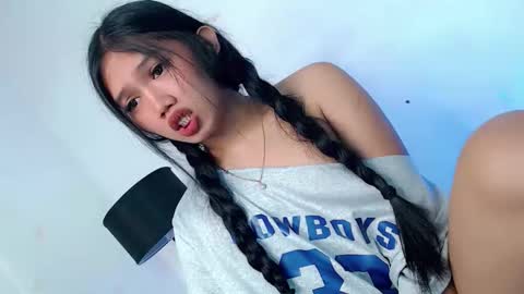 LE XI online show from March 2026 05:00:02 AM