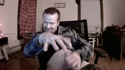 willydogg83 online show from December 2025 01:00:01 AM