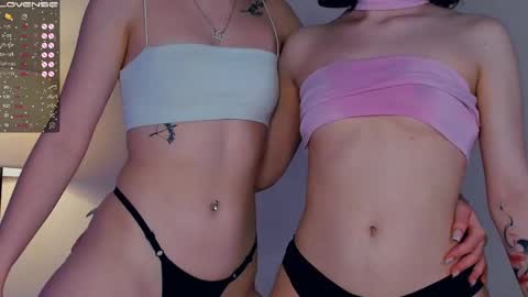 Amalia and Mia online show from February 2025 01:10:02 PM