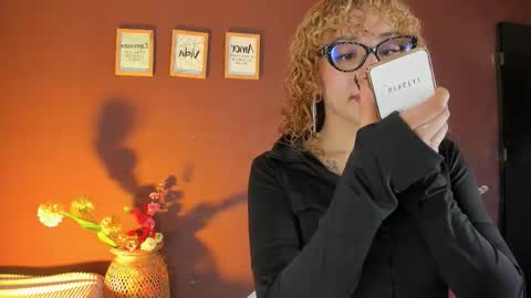 Wini Fer online show from November 2025 12:27:02 PM