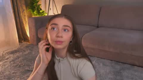 Snapshot of winnieriedesel chatting on April 2026 03:17:01 AM Lillian online show from April 2026 03:17:01 AM
