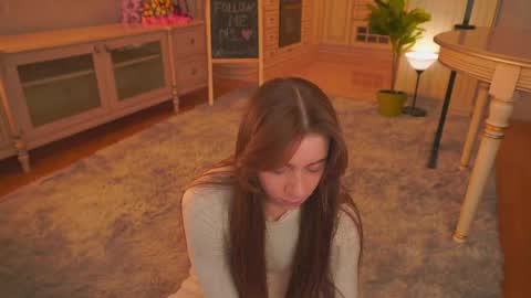 Snapshot of winnieriedesel chatting on April 2026 03:31:02 AM Lillian online show from April 2026 03:31:02 AM