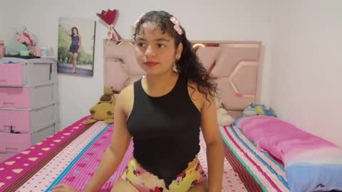  Winnifer Gonzalez  online show from April 2026 05:00:02 AM