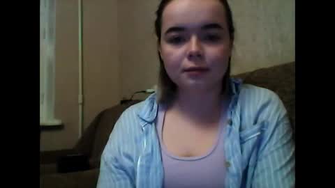 Snapshot of winter__white_rose chatting on February 2025 04:17:02 PM Emma online show from February 2025 04:17:02 PM