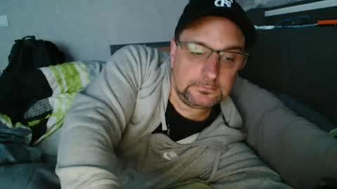 Snapshot of wirzwei8883 chatting on October 2025 04:05:02 PM Dirty online show from October 2025 04:05:02 PM