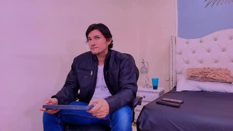 Wiston online show from March 2026 01:39:01 PM