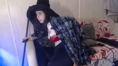 Snapshot of witchbitchmommy chatting on March 2025 04:08:02 AM witchbitchmommy online show from March 2025 04:08:02 AM