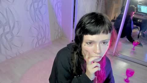Snapshot of witches_curves chatting on December 2024 07:14:01 PM Nemo online show from December 2024 07:14:01 PM