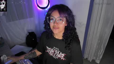     Luna Violeta  A r t i s t  online show from January 2025 11:43:01 PM