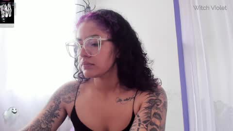     Luna Violeta  A r t i s t  online show from January 2025 02:21:01 PM