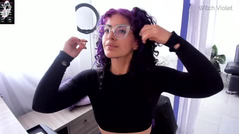     Luna Violeta  A r t i s t  online show from January 2025 09:16:01 PM