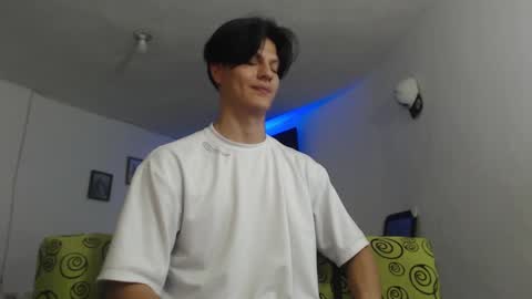 Ken online show from February 2025 09:29:01 PM