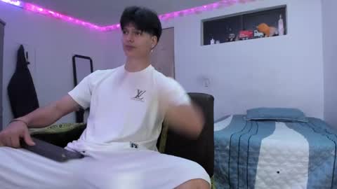 Snapshot of with_ken chatting on April 2026 03:00:02 AM Ken online show from April 2026 03:00:02 AM