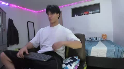 Snapshot of with_ken chatting on May 2026 05:03:02 AM Ken online show from May 2026 05:03:02 AM