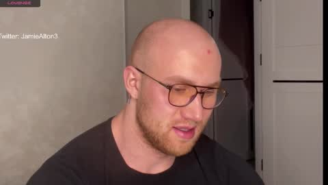 Wlademar online show from November 2025 02:00:01 AM