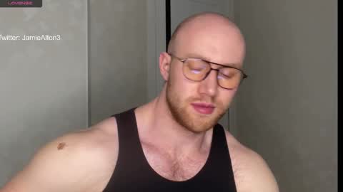 Wlademar online show from December 2025 03:02:01 AM